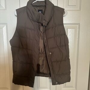 Gap puffer vest- medium